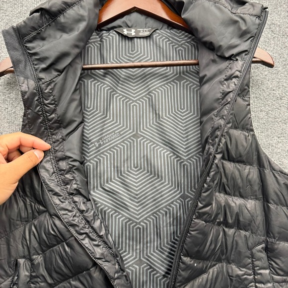 Under Armour Puffer Vest Women's Size M Black Full Zip ColdGear Lightweight - Picture 3 of 14